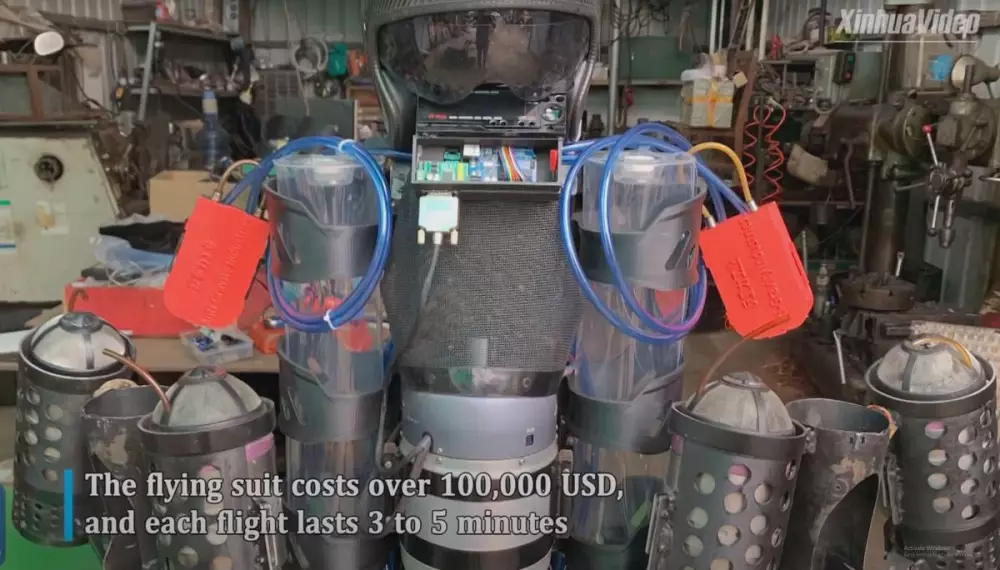 Čínsky jetpack v plnej kráse