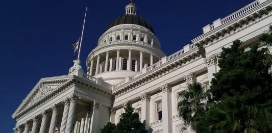 Biely dom a demokrati