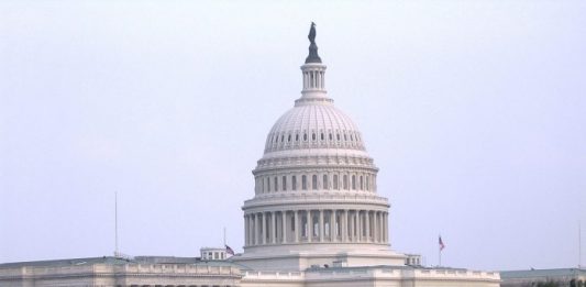 akcie Reddit ministerka Yellenová