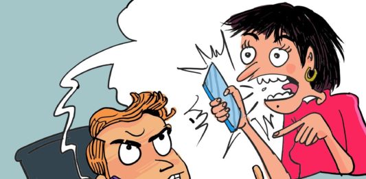 angry-wife-on-smartphone-5740594_1280