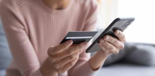 Pri phishingu od vás podvodník žiada citlivé údaje ako heslo či súkromné kľúče