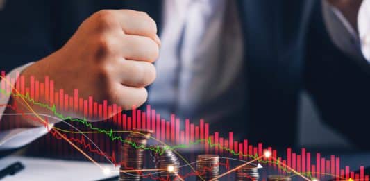 Legendárny Robert Kiyosaki varuje pred krachom akcií a dlhopisov: „Nastúpi depresia a prídu občianske nepokoje“!